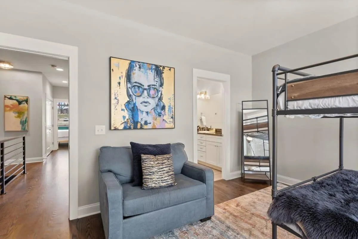 2 Chic Townhomes Near Geodis Sleeps 22 Nashville